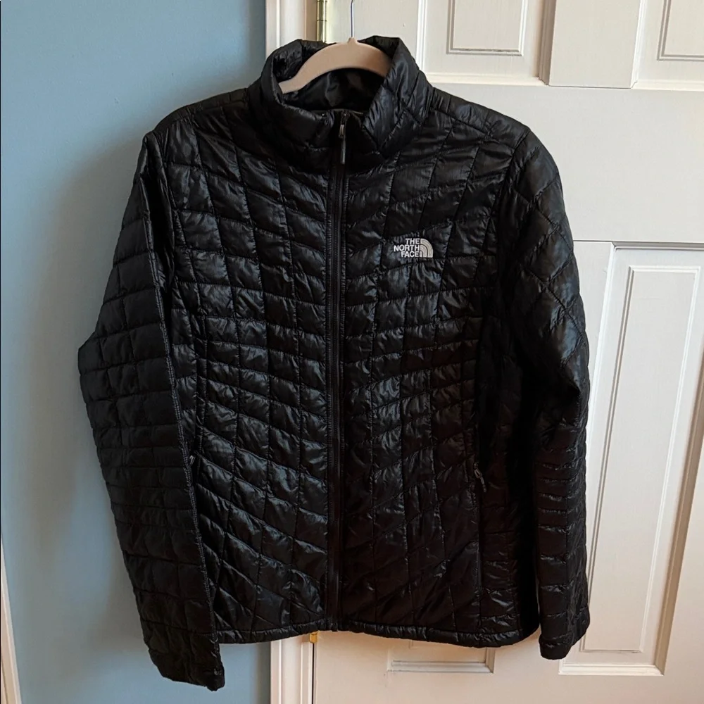 The North Face Black Thermoball Jacket!! Like brand new!! - Picture 4 of 12